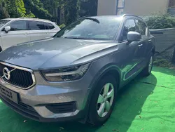 Grau Gebraucht 2018 Volvo XC40 Basis SUV | 14.900 € (Guter Preis)