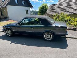 Schwarz Gebraucht 1988 BMW 320 Cabriolet Cabrio | 18.500 €