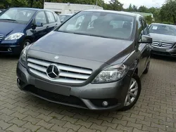 Grau metallic Gebraucht 2014 Mercedes B180 Van / Kleinbus | 12.990 € (Guter Preis)