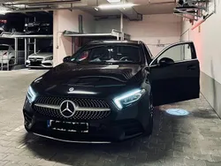 Schwarz Gebraucht 2019 Mercedes 250 AMG line Kombi | 32.000 €