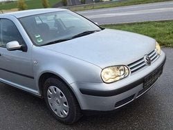 Grau Gebraucht 2001 VW Golf IV Limousine | 999 € (Guter Preis)