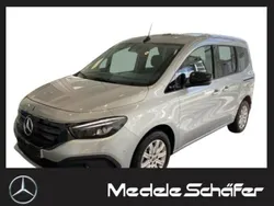 Helvinsilber (metallic) Gebraucht 2023 Mercedes 200 Style Kombi | 26.850 € (Fairer Preis)