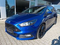Blau Gebraucht 2017 Ford Focus ST Kombi | 15.799 € (Fairer Preis)