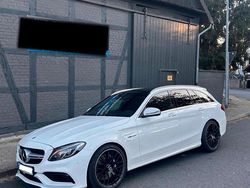 Weiß Gebraucht 2016 Mercedes C63 AMG AMG Kombi | 39.999 €