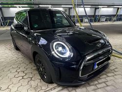 Schwarz Gebraucht 2023 Mini Cooper SE Classic Kleinwagen | 17.900 € (Fairer Preis)