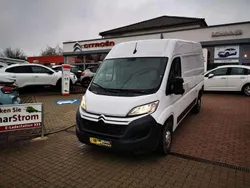 Weiß Gebraucht 2023 Citroën Jumper Van / Kleinbus | 26.590 € (Etwas zu teuer)
