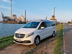 Weiß Gebraucht 2021 Mercedes 300 Van / Kleinbus | 60.000 €