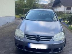 Grau Gebraucht 2007 VW Golf V Kleinwagen | 3.000 € (Guter Preis)