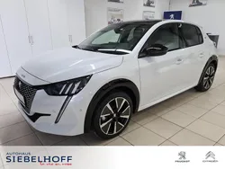 Weiß Gebraucht 2021 Peugeot e-208 GT Kleinwagen | 16.850 € (Fairer Preis)