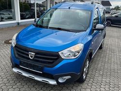 Blau Gebraucht 2015 Dacia Dokker Stepway Van | 10.600 € (Fairer Preis)