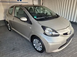 Beige Gebraucht 2007 Toyota Aygo Kleinwagen | 2.900 € (Fairer Preis)