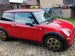 Rot Gebraucht 2005 Mini ONE Kleinwagen | 2.150 € (Fairer Preis)