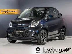 Blau Gebraucht 2024 Smart ForTwo Electric Drive Passion Cabrio | 19.280 € (Etwas zu teuer)