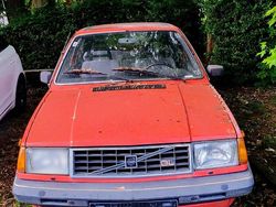 Rot Gebraucht 1983 Volvo 343 Kleinwagen | 750 €