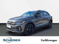 Indiumgrau metallic / schwarz (metallic) Gebraucht 2025 VW T-Roc R-line SUV | 38.380 € (Teuer)
