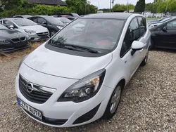 Candyweiss Gebraucht 2011 Opel Meriva Color Edition Van / Kleinbus | 3.970 € (Guter Preis)