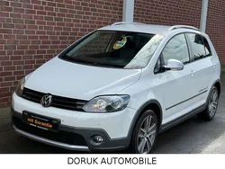 Weiß Gebraucht 2011 VW Golf Plus Cross Van / Kleinbus | 6.490 € (Fairer Preis)