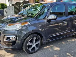 Grau Gebraucht 2016 Citroën C3 Picasso SELECTION Van / Kleinbus | 5.950 € (Fairer Preis)
