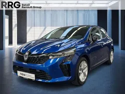 Blau Gebraucht 2024 Renault Clio V Evolution Limousine | 15.590 € (Guter Preis)