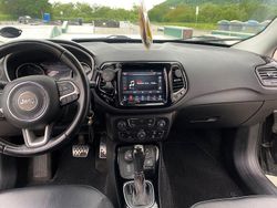 Grau Gebraucht 2018 Jeep Compass SUV | 17.900 € (Fairer Preis)