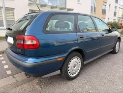 Blau Gebraucht 1998 Volvo V40 Kombi | 799 € (Fairer Preis)