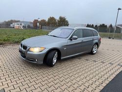 Grau Gebraucht 2011 BMW 325 Sport Line Kombi | 6.999 € (Superpreis)