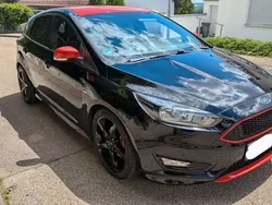 Schwarz Gebraucht 2017 Ford Focus ST-Line Limousine | 11.900 € (Etwas zu teuer)