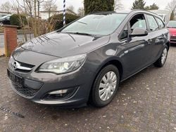 Grau Gebraucht 2015 Opel Astra Selection Kombi | 3.300 € (Fairer Preis)