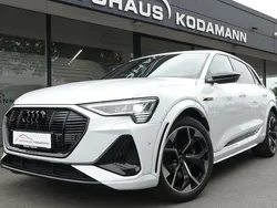 Weiß Gebraucht 2022 Audi e-tron Sport SUV | 42.870 € (Guter Preis)