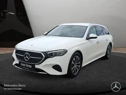 Weiß Gebraucht 2024 Mercedes E220 Avantgarde Kombi | 45.990 € (Superpreis)