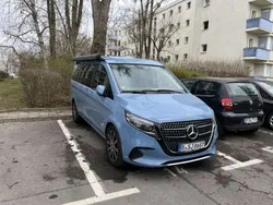 Blau Gebraucht 2024 Mercedes V300 Marco Polo Van / Kleinbus | 79.000 €