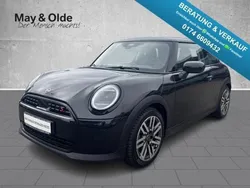 Schwarz Gebraucht 2024 Mini Cooper S Classic Kleinwagen | 32.990 € (Etwas zu teuer)