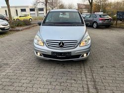 Silber Gebraucht 2006 Mercedes B180 Van / Kleinbus | 1.980 € (Etwas zu teuer)