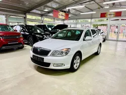Weiß Gebraucht 2010 Skoda Octavia Ambiente Kombi | 2.590 € (Superpreis)
