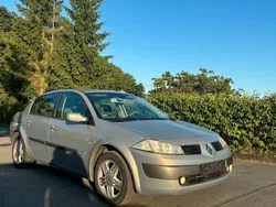 Silber Gebraucht 2006 Renault Mégane II Limousine | 1.199 € (Fairer Preis)