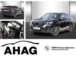 Saphirschwarz metallic Gebraucht 2023 BMW iX1 M Sport SUV | 41.990 € (Fairer Preis)