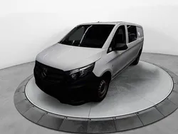 Weiß Gebraucht 2018 Mercedes Vito Van / Kleinbus | 16.900 € (Etwas zu teuer)