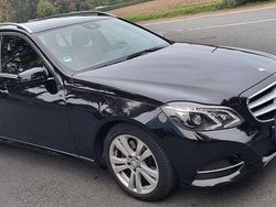 Schwarz Gebraucht 2016 Mercedes E250 Kombi | 19.000 € (Fairer Preis)