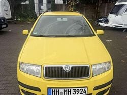 Gelb Gebraucht 2006 Skoda Fabia Ambiente Kombi | 1.900 € (Fairer Preis)