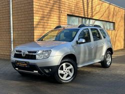 Grau Gebraucht 2012 Dacia Duster Lauréate SUV | 6.850 € (Fairer Preis)
