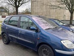 Blau Gebraucht 2001 Renault Scénic Van / Kleinbus | 950 € (Guter Preis)