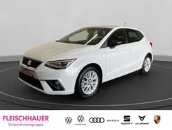 Weiss Gebraucht 2024 Seat Ibiza FR Limousine | 20.980 € (Fairer Preis)