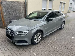 Grau Gebraucht 2018 Audi A3 Sportback Limousine | 19.600 € (Etwas zu teuer)