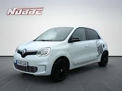 Quarzweiß metallic Gebraucht 2024 Renault Twingo Urban Night Kleinwagen | 15.900 € (Etwas zu teuer)