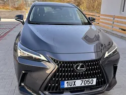Grau Gebraucht 2024 Lexus NX350h SUV | 39.999 €