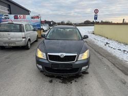 Grau Gebraucht 2010 Skoda Octavia Elegance Kombi | 2.999 € (Guter Preis)