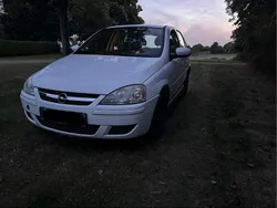 Weiß Gebraucht 2005 Opel Corsa Kleinwagen | 1.099 € (Fairer Preis)