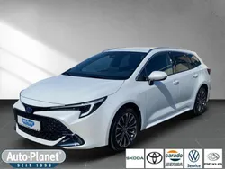 Weiß Gebraucht 2023 Toyota Corolla Team Limousine | 31.790 € (Teuer)