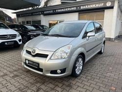 Silber Gebraucht 2009 Toyota Verso Team Van / Kleinbus | 8.950 € (Fairer Preis)