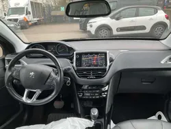 Grau Gebraucht 2018 Peugeot 2008 SUV | 11.000 € (Guter Preis)